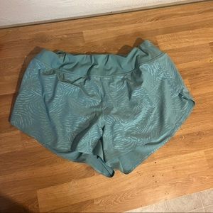 ATHLETA run with it shorts